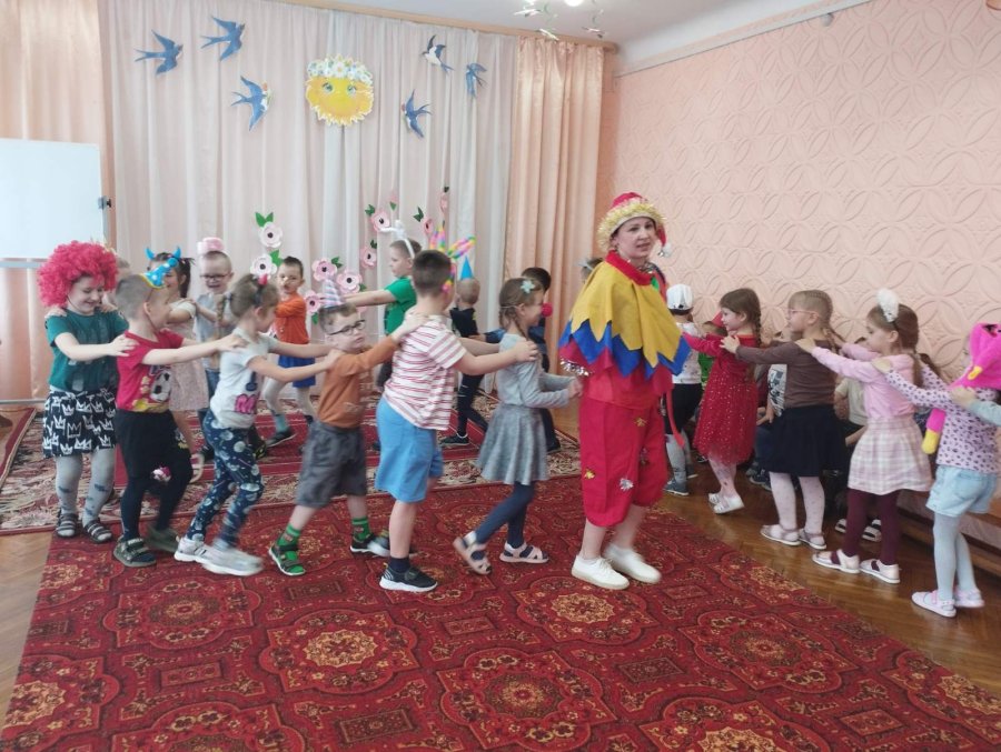 Без смеха и шутки не можем ни минутки!