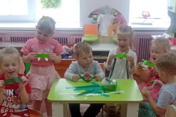 Настоящий оркестр своими руками: в детском саду ожили музыкальные лягушки!